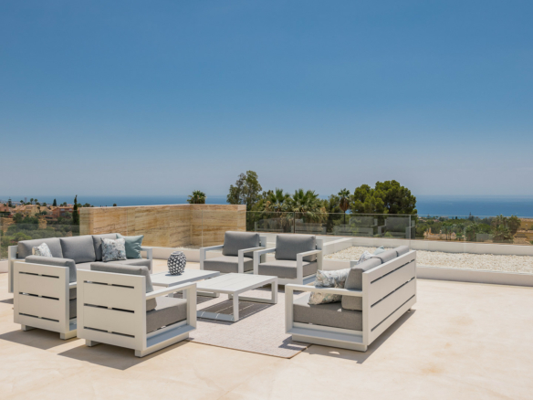 SOLD – Golden Mile – Modern 9B Villa – Sea Views – Gated