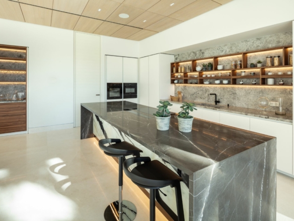 Nueva Andalucia – Modern 6B Mansion – 1st Line Golf