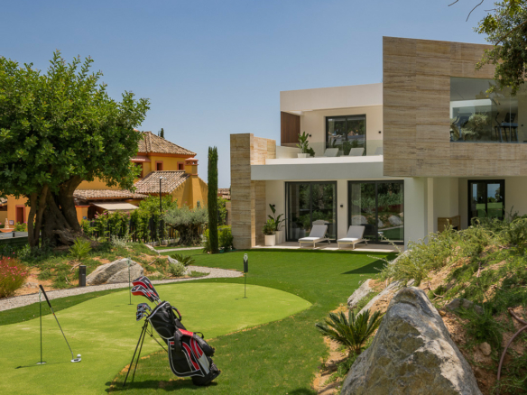 SOLD – Golden Mile – Modern 9B Villa – Sea Views – Gated