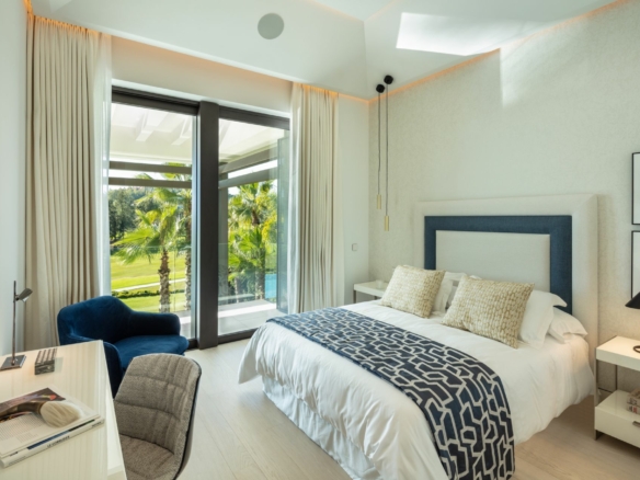 Nueva Andalucia – Modern 6B Mansion – 1st Line Golf