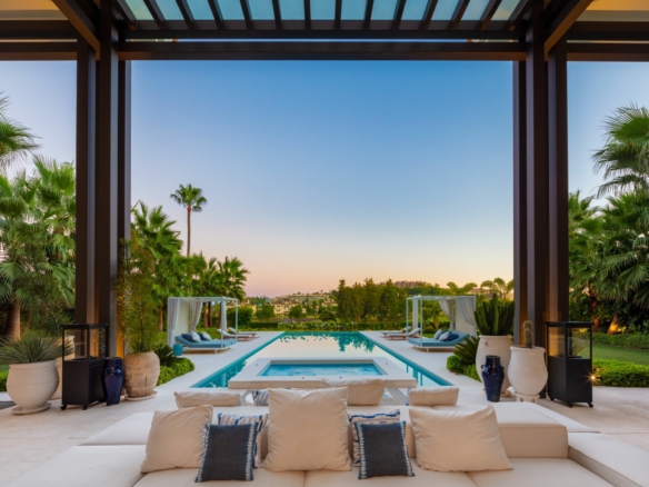 Nueva Andalucia – Modern 6B Mansion – 1st Line Golf