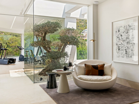SOLD – Golden Mile – Modern 9B Villa – Sea Views – Gated