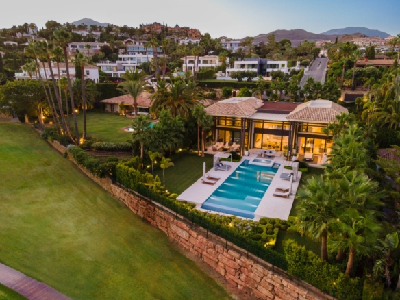 Nueva Andalucia – Modern 6B Mansion – 1st Line Golf