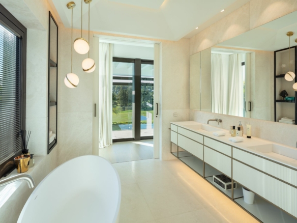 Nueva Andalucia – Modern 6B Mansion – 1st Line Golf