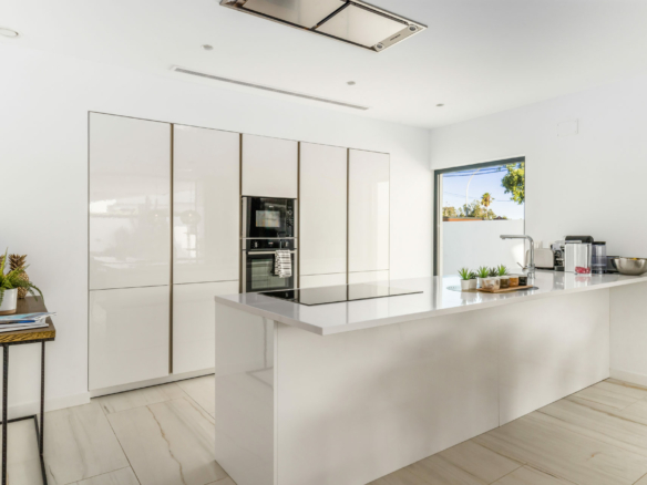 San Pedro Beachside – Modern villa for sale