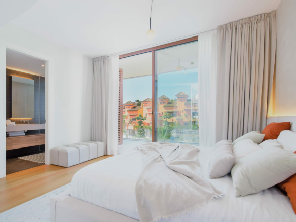 Golden mile  – Modern 4B villa for sale