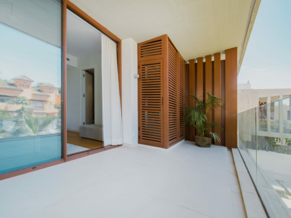 Golden mile  – Modern 4B villa for sale
