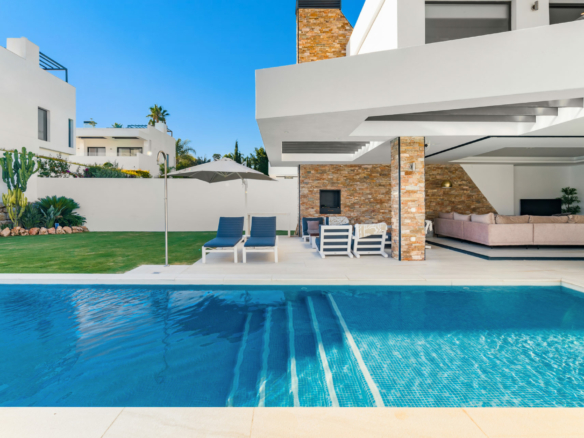 San Pedro Beachside – Modern villa for sale