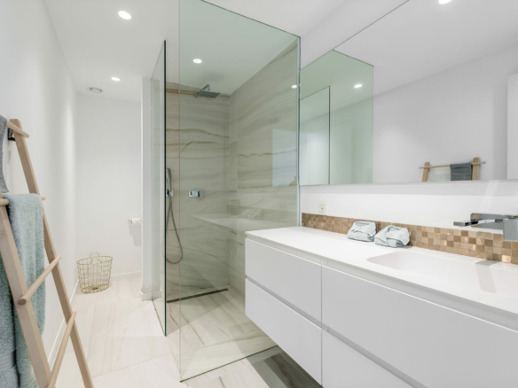 San Pedro Beachside – Modern villa for sale