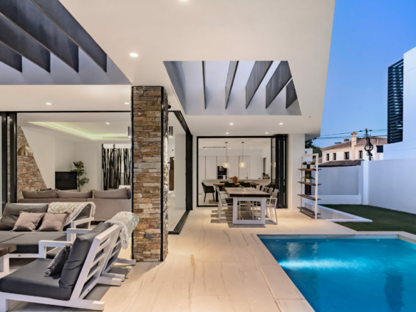 San Pedro Beachside – Modern villa for sale