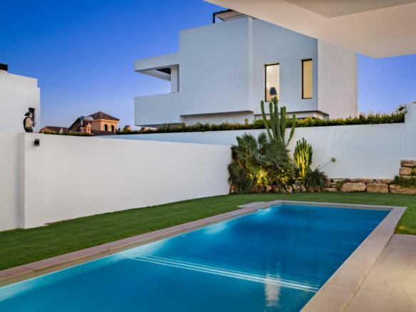 San Pedro Beachside – Modern villa for sale
