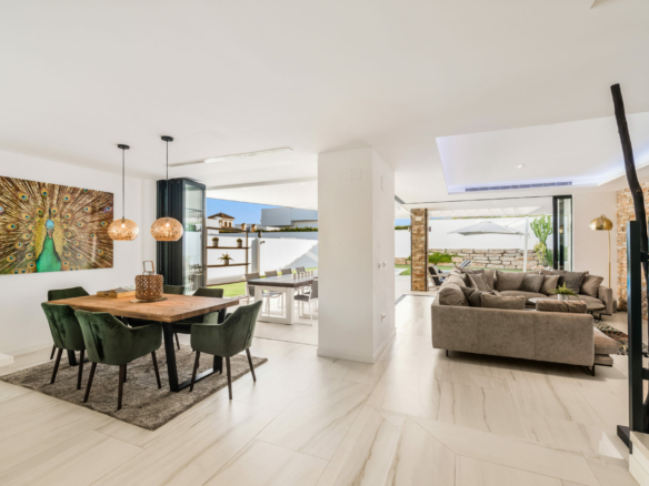 San Pedro Beachside – Modern villa for sale