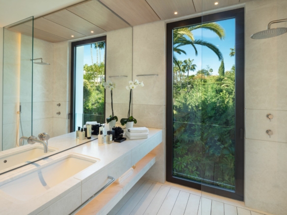 Nueva Andalucia – Modern 6B Mansion – 1st Line Golf