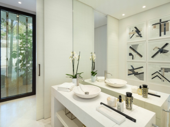 Nueva Andalucia – Modern 6B Mansion – 1st Line Golf
