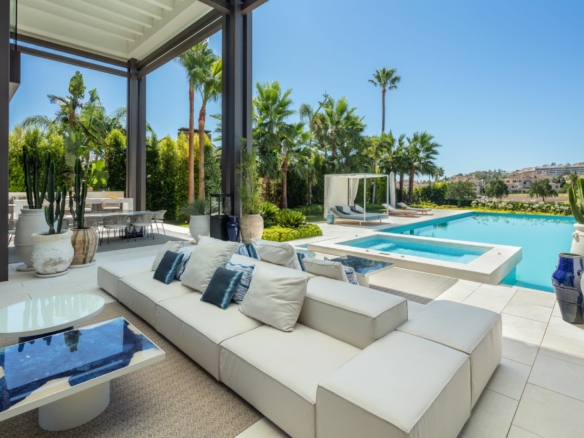 Nueva Andalucia – Modern 6B Mansion – 1st Line Golf