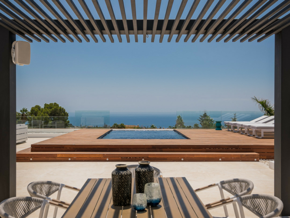 SOLD – Golden Mile – Modern 9B Villa – Sea Views – Gated