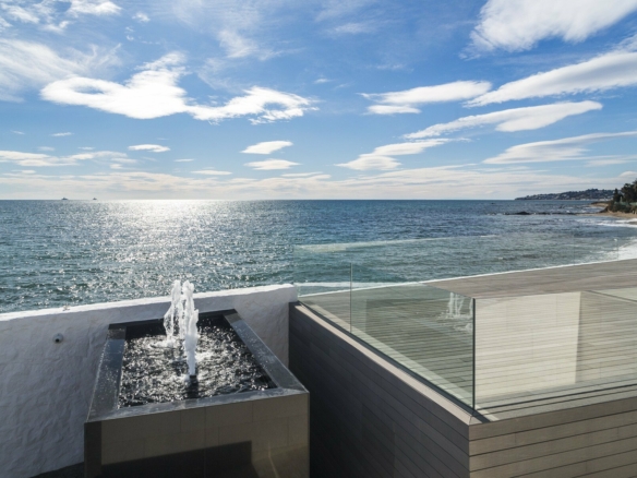 Mijas – Modern beachfront villa