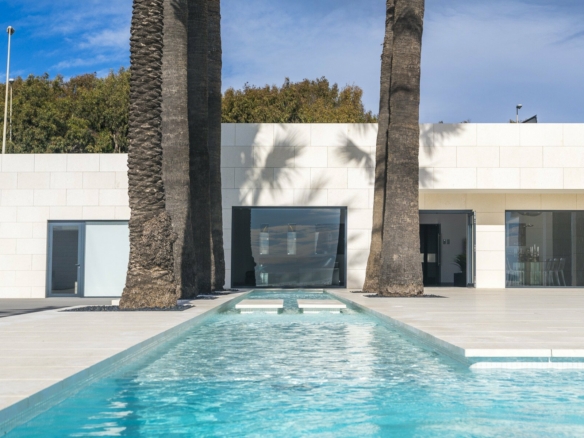 Mijas – Modern beachfront villa