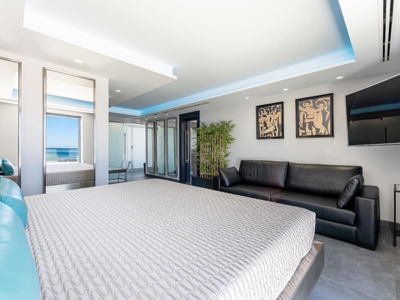 Mijas – Modern beachfront villa