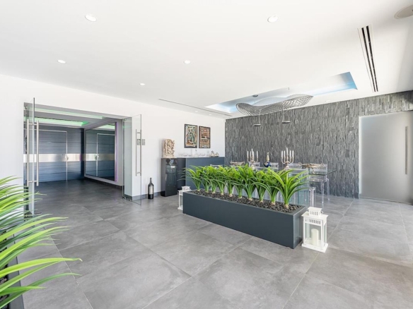 Mijas – Modern beachfront villa
