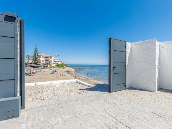 Mijas – Modern beachfront villa