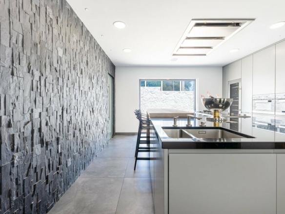 Mijas – Modern beachfront villa