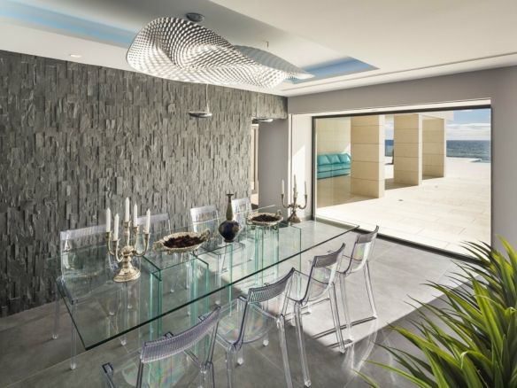 Mijas – Modern beachfront villa