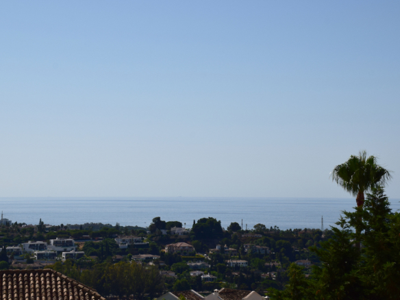 Benahavis  – Modern Hilltop Villa – Sea Views