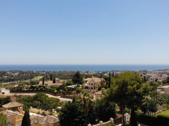 Benahavis  – Modern Hilltop Villa – Sea Views