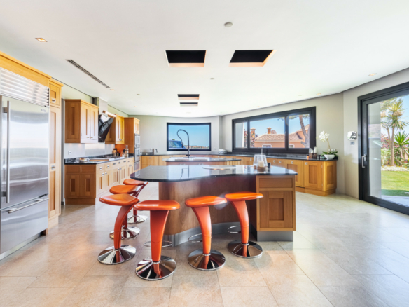 Marbella East – Modern 7B Mansion -Sea Views -Tennis Court