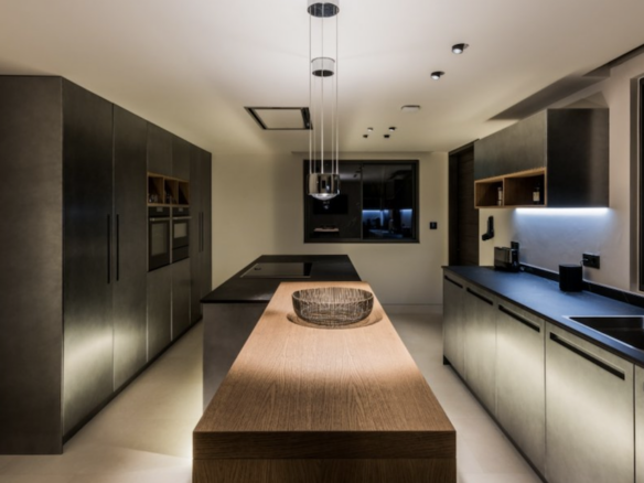 Golden Mile  – Modern villa – Beachfront