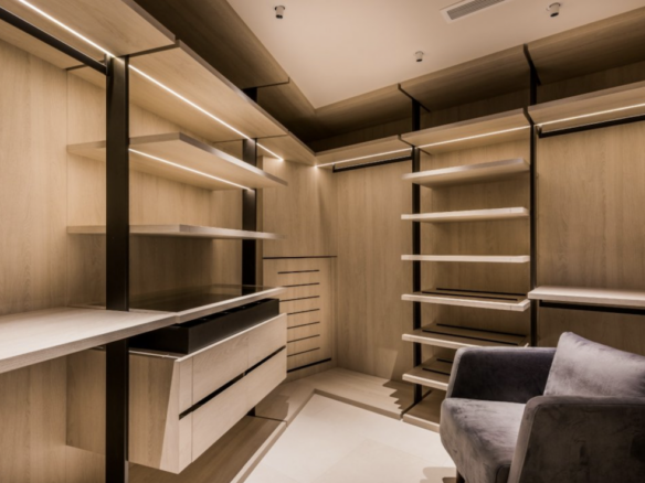 Golden Mile  – Modern villa – Beachfront