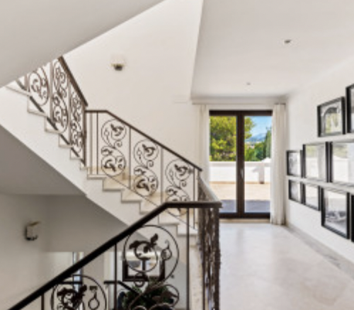 San Pedro – Mansion 6B – Sea Views – Large Plot