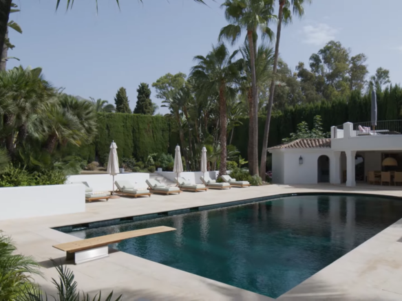 Golden Mile – Mansion 8B – Near Beach – Gated