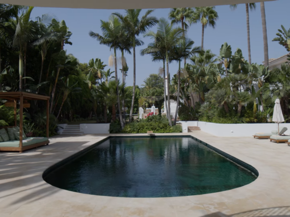 Golden Mile – Mansion 8B – Near Beach – Gated