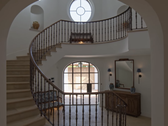 Golden Mile – Mansion 8B – Near Beach – Gated