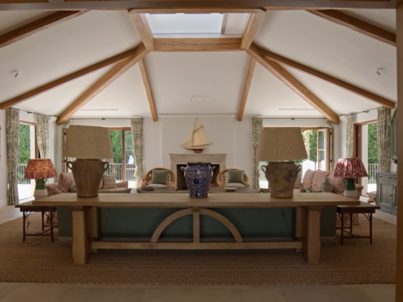 Golden Mile – Mansion 8B – Near Beach – Gated