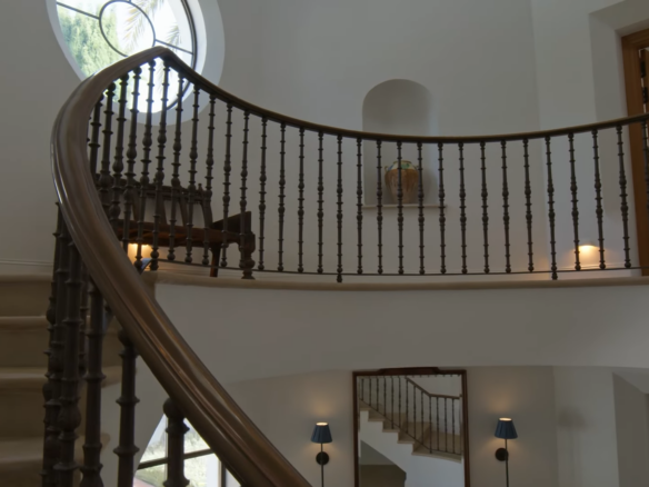Golden Mile – Mansion 8B – Near Beach – Gated