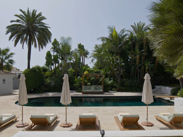 Golden Mile – Mansion 8B – Near Beach – Gated