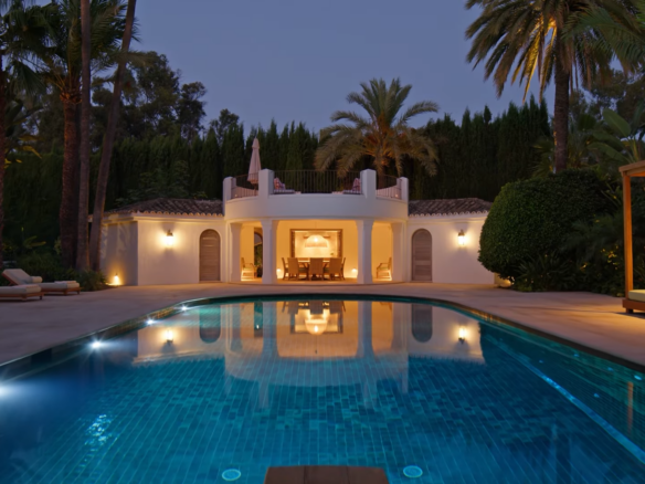 Golden Mile – Mansion 8B – Near Beach – Gated