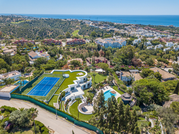 Marbella East – Modern 7B Mansion -Sea Views -Tennis Court