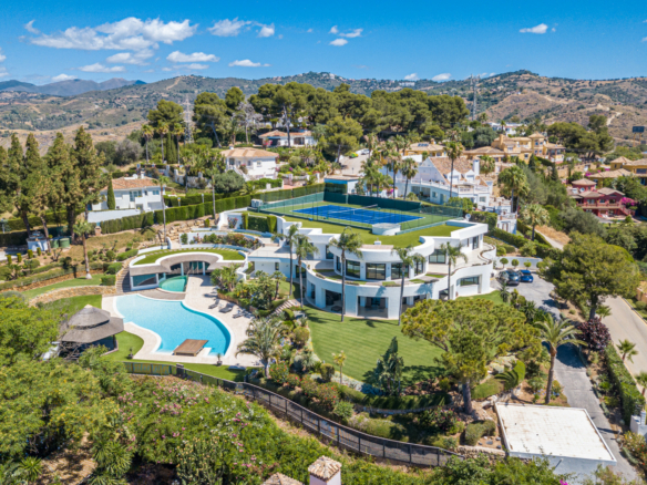 Marbella East – Modern 7B Mansion -Sea Views -Tennis Court