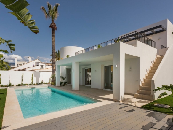 Marbella East – Modern 4B Villa – Near Beach