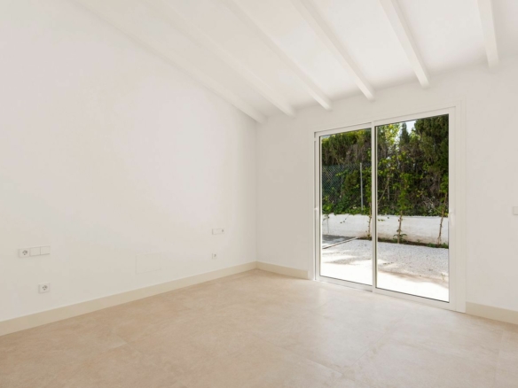 Marbella East – Modern 4B Villa – Near Beach