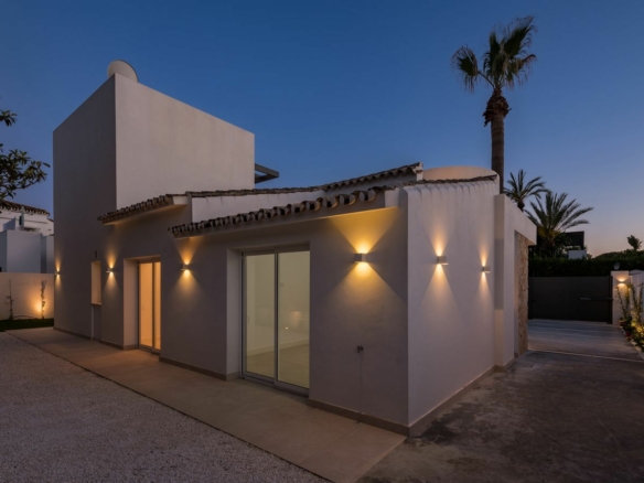 Marbella East – Modern 4B Villa – Near Beach