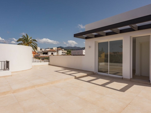 Marbella East – Modern 4B Villa – Near Beach