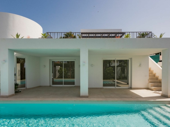 Marbella East – Modern 4B Villa – Near Beach