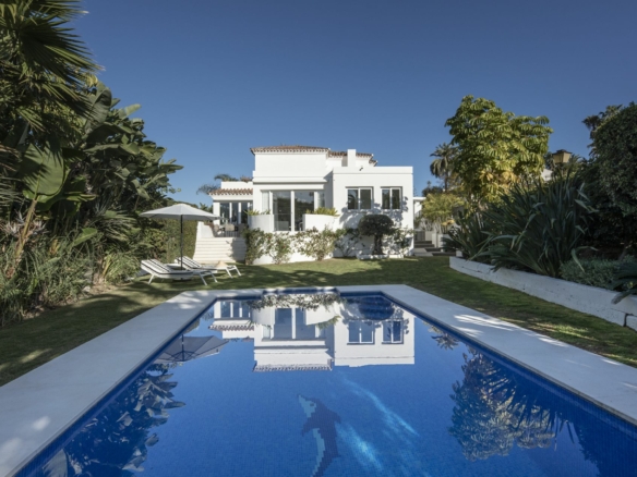 Nueva Andalucia – Key ready 4B Villa – Near Las Brisas Golf