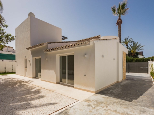 Marbella East – Modern 4B Villa – Near Beach
