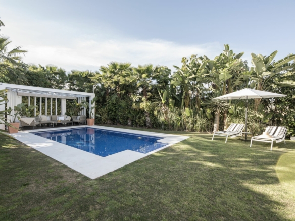 Nueva Andalucia – Key ready 4B Villa – Near Las Brisas Golf